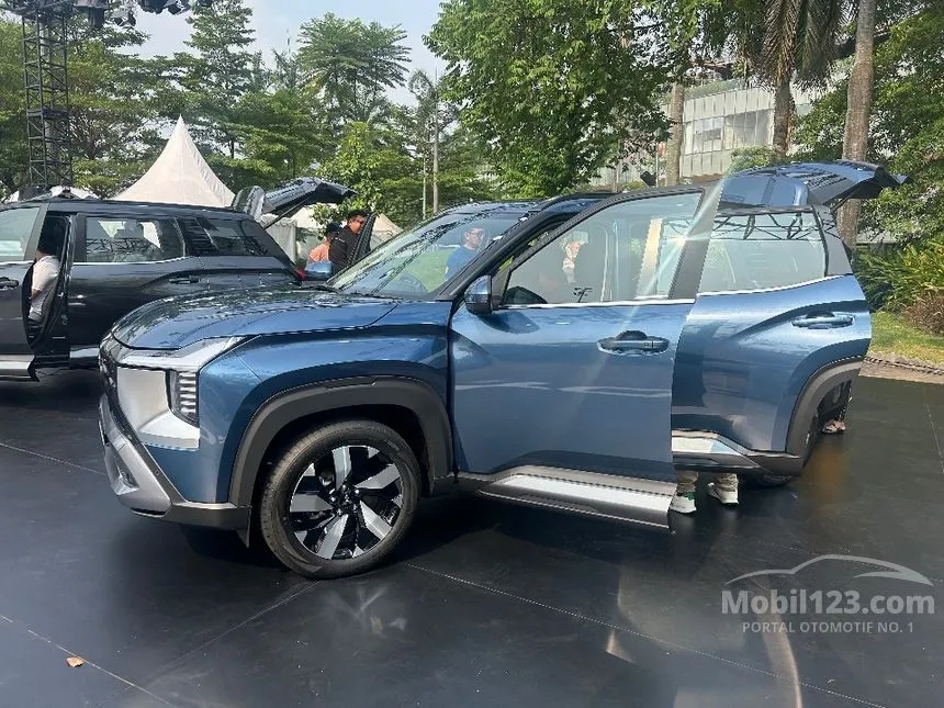 2025 Mitsubishi Destinator Ultimate Premium SUV