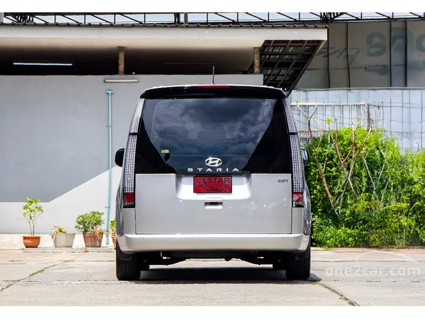 2022 Hyundai Staria SEL Van