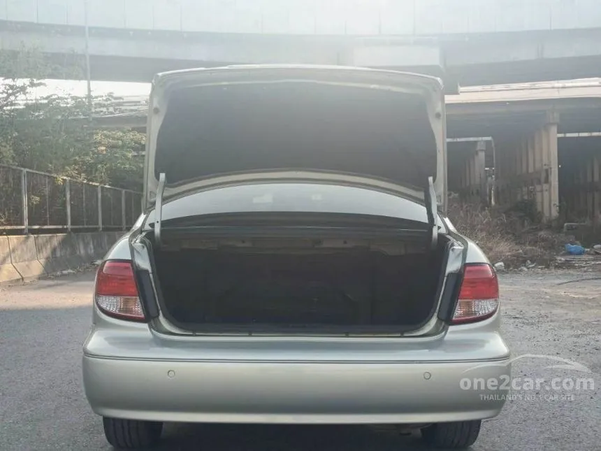 2001 Nissan CEFIRO Executive Sedan