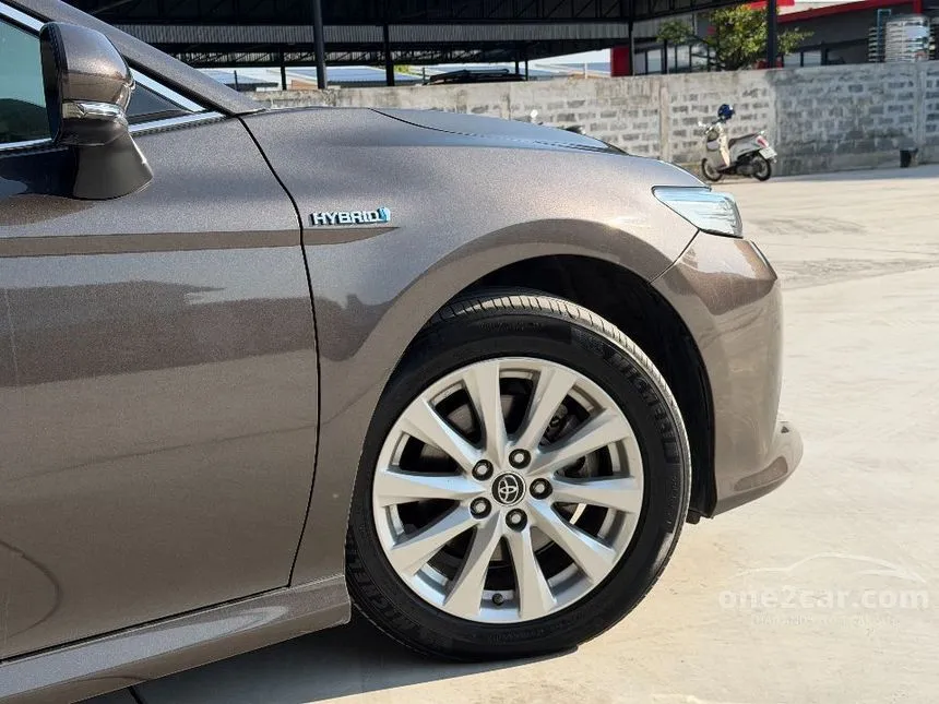 2019 Toyota CAMRY Hybrid Sedan