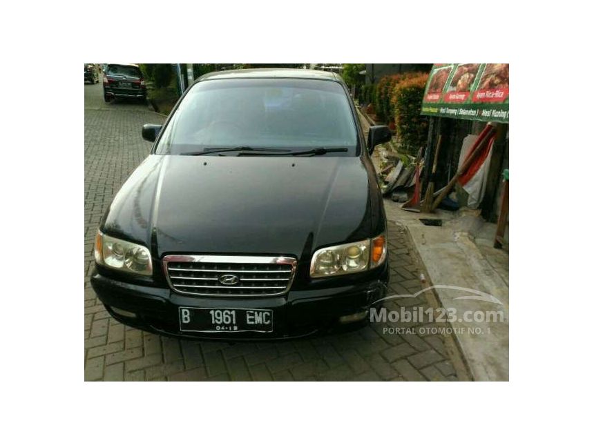 Jual Mobil Hyundai Trajet 2001 GLS 2.0 di DKI Jakarta 