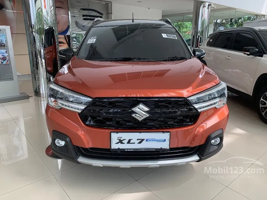 Jual Mobil Suzuki XL7 2024 ALPHA Hybrid 1.5 di Jawa Barat Automatic Wagon Orange Rp 309.000.000