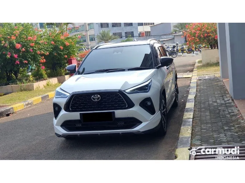 2023 Toyota Yaris Cross S HV (2 Tone) with GR Parts Aero Pkg SUV