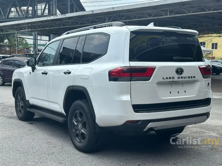 2022 Toyota Land Cruiser GR Sport SUV