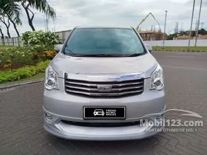 2013 Toyota NAV1 2.0 V MPV