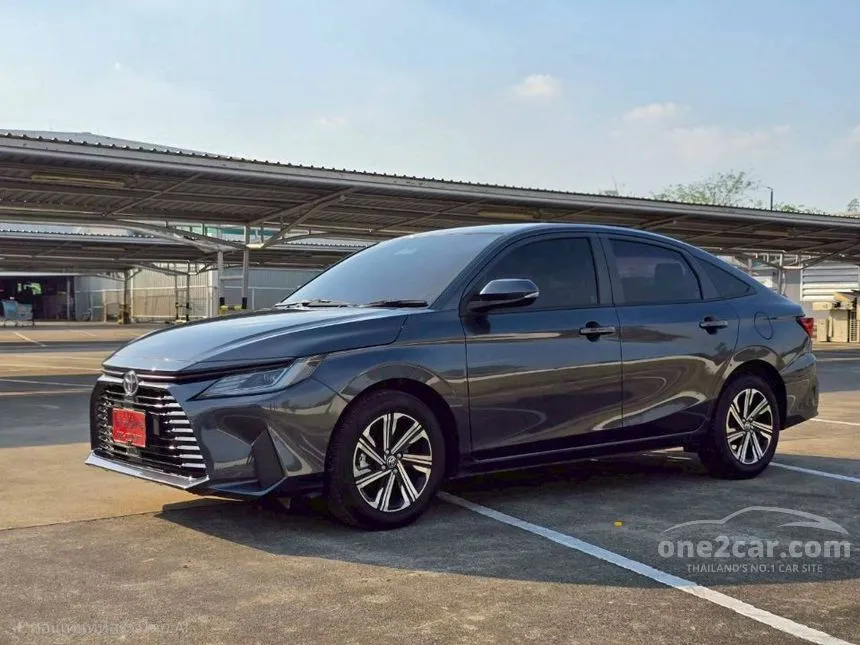 2025 Toyota Yaris Ativ Smart Sedan