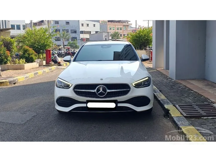 2022 Mercedes-Benz C200 Avantgarde Line Sedan