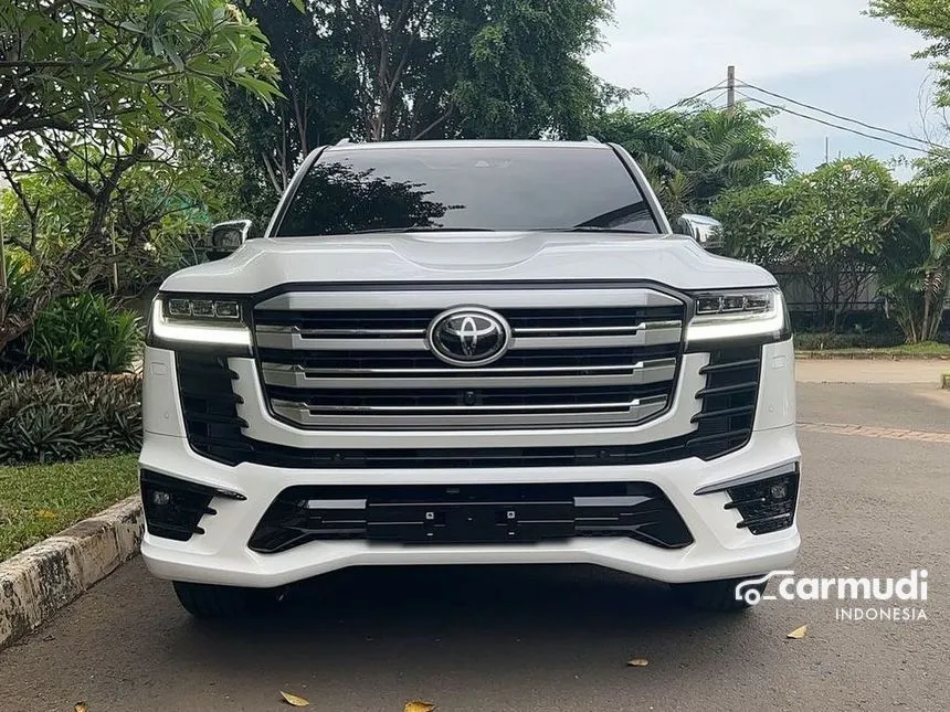Jual Mobil Toyota Land Cruiser 2024 VX