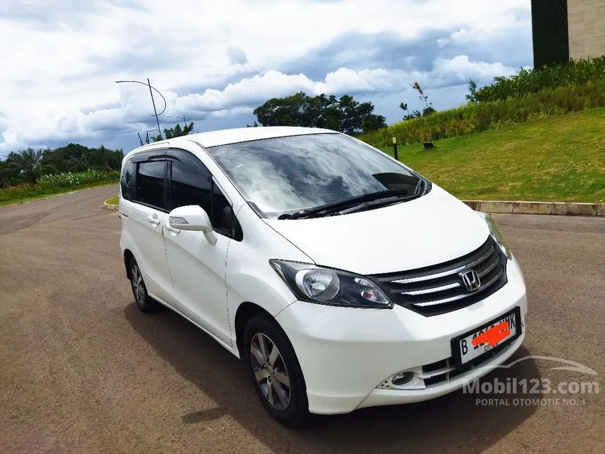 Jual Mobil Honda Freed 2011 Power Sliding Door 1.5 di Banten Automatic MPV Putih Rp 125.000.000