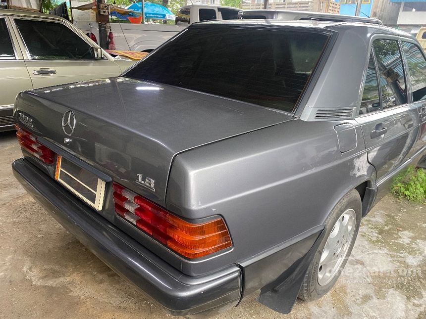 1993 Mercedes-Benz 190E Sedan