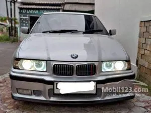 1996 BMW 318i 1.8 Sedan