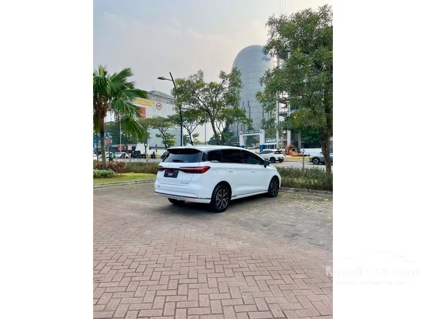 2025 BYD M6 Standard 7 Seater MPV