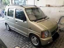 2000 Suzuki Karimun warna gold. Tangan pertama dari baru