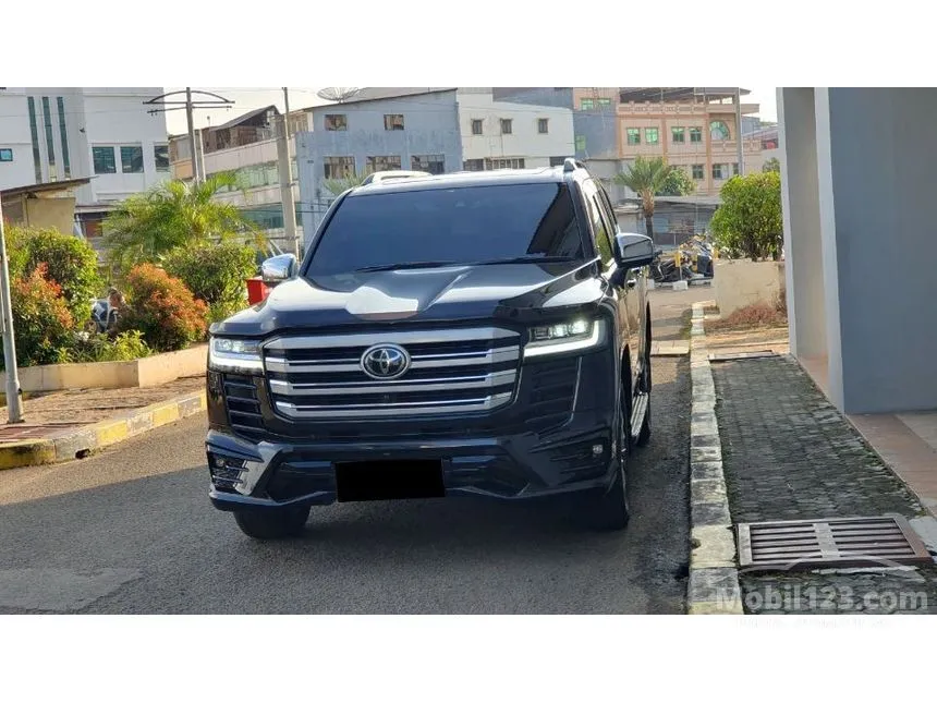 2023 Toyota Land Cruiser 300 VX-R SUV