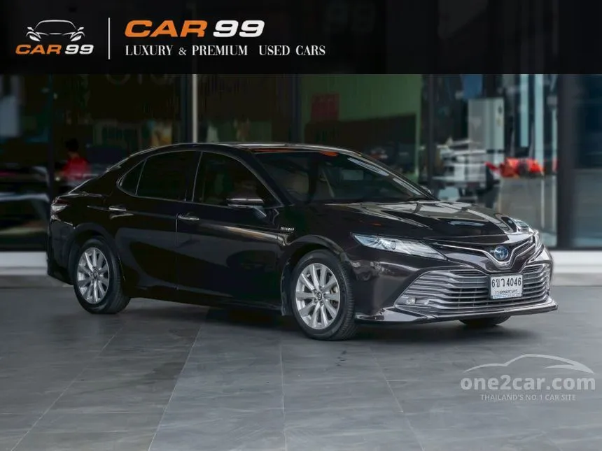 2019 Toyota CAMRY Hybrid Premium Sedan
