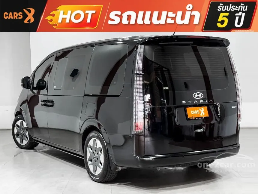 2023 Hyundai Staria SEL Van