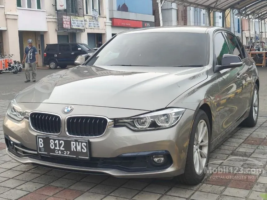 Jual Mobil BMW 320i 2016 Sport 2.0 di DKI Jakarta Automatic Sedan Silver Rp 375.000.000