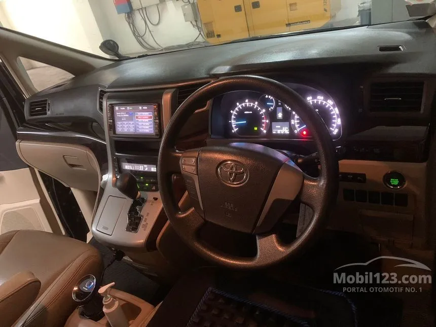 2012 Toyota Alphard X X MPV