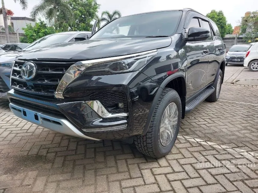 Jual Mobil Toyota Fortuner 2023 G 4X2 2.4 di Jawa Barat Automatic SUV Hitam Rp 554.000.000