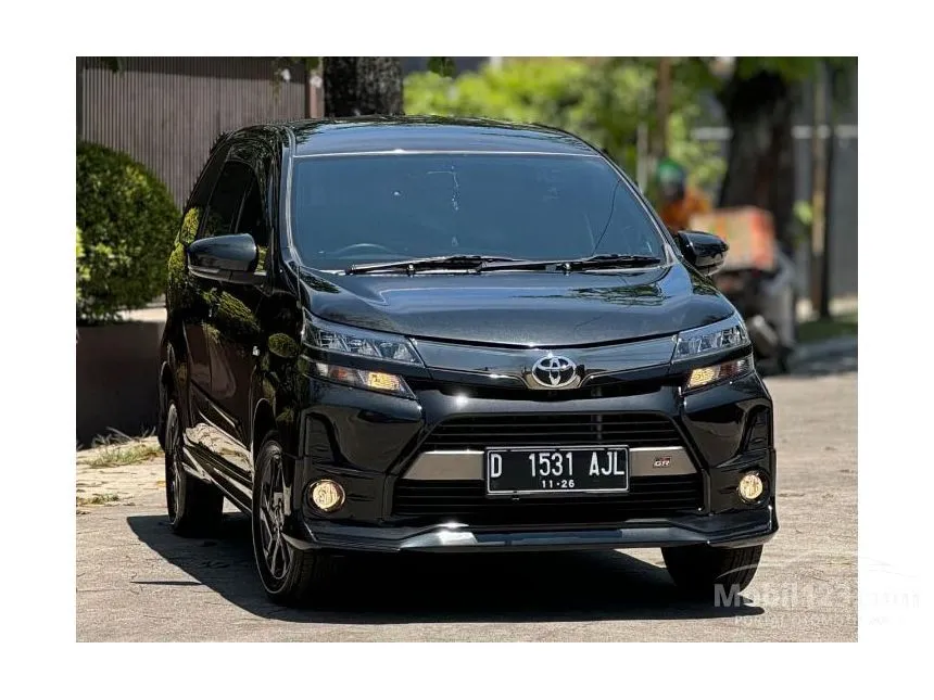 Jual Mobil Toyota Avanza 2021 Veloz GR Limited 1.5 di Jawa Barat Manual MPV Hitam Rp 205.000.000