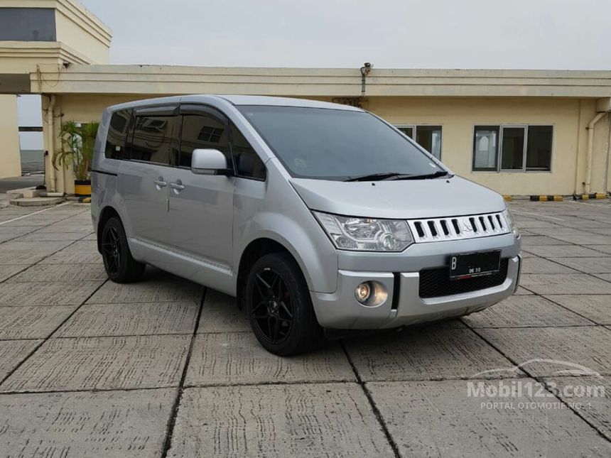 Mitsubishi delica 2014