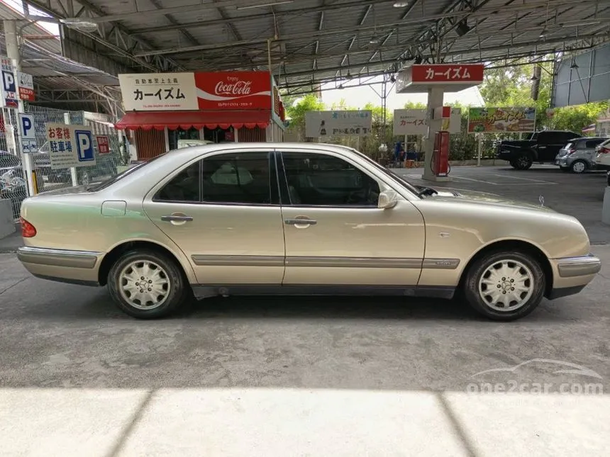 1996 Mercedes-Benz E230 Elegance Sedan