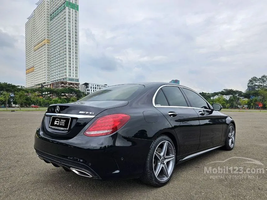 2018 Mercedes-Benz C300 AMG Line Sedan