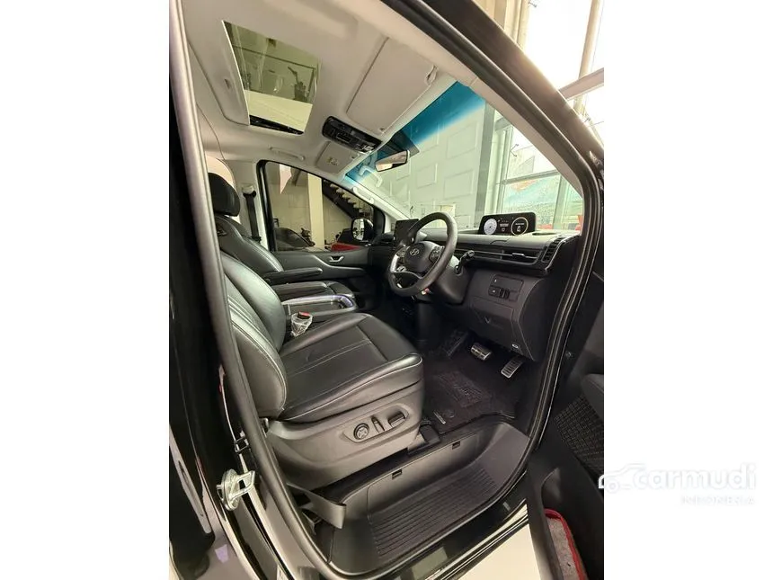 2022 Hyundai Staria Signature 9 MPV