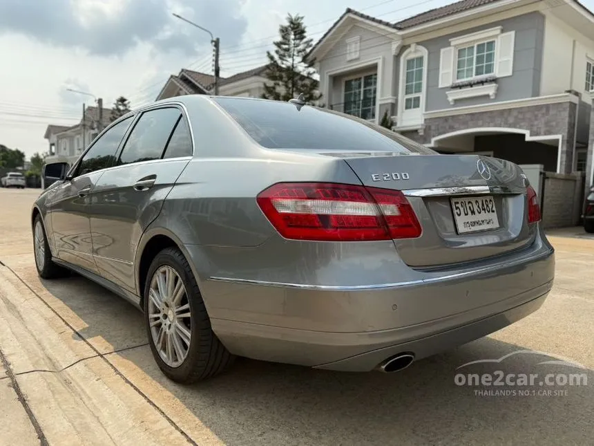 2011 Mercedes-Benz E200 CGI BlueEFFICIENCY Sedan