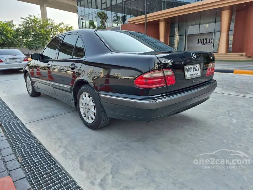 2001 Mercedes-Benz E240 Elegance Sedan
