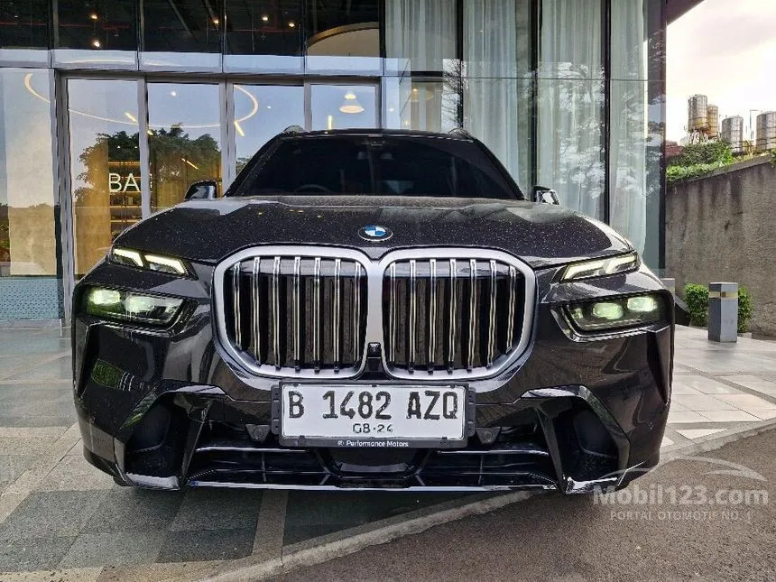 Jual Mobil BMW X7 2024 xDrive40i M Sport 3.0 di DKI Jakarta Automatic Wagon Hitam Rp 2.625.000.000