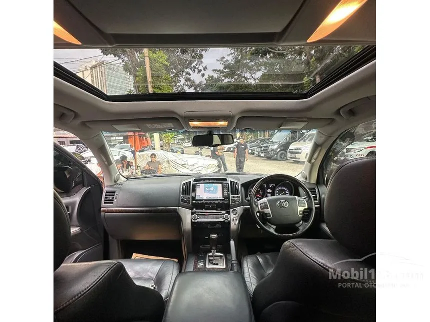 2014 Toyota Land Cruiser 200 Full spec SUV