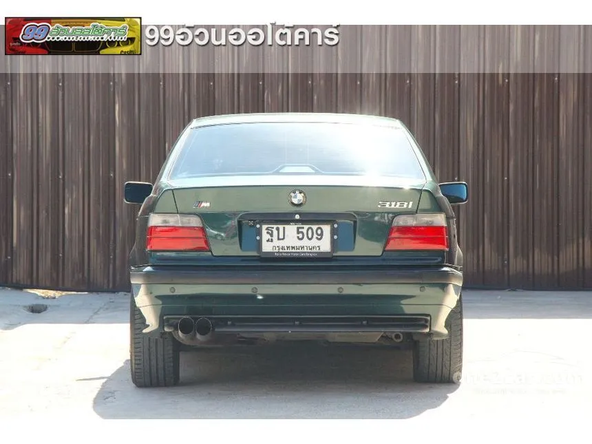 1999 BMW 318i Sedan