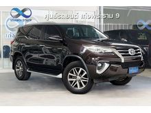 2017 Toyota Fortuner 2.4 (ปี 15-18) V SUV