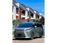 2024 Lexus LM 350h 2.5 7 Seater MPV Sonic Titanium on Black Odo 24 (TERMURAH)