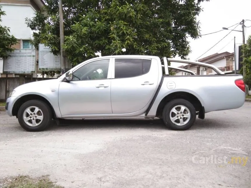 2010 Mitsubishi Triton Lite Dual Cab Pickup Truck