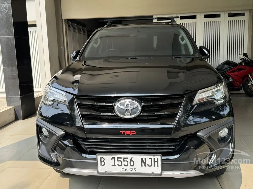 Jual Mobil Toyota Fortuner 2019 TRD 2.4 di Banten Automatic SUV Hitam Rp 415.000.000