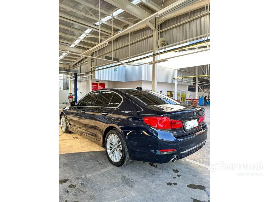 2018 BMW 530i Luxury Sedan