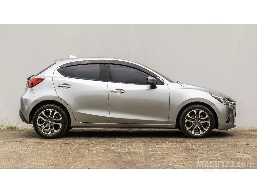 2016 Mazda 2 R Hatchback