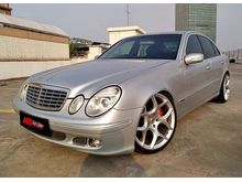 2005 Mercedes-Benz E240 Istimewa Rawatan Siap Pakai