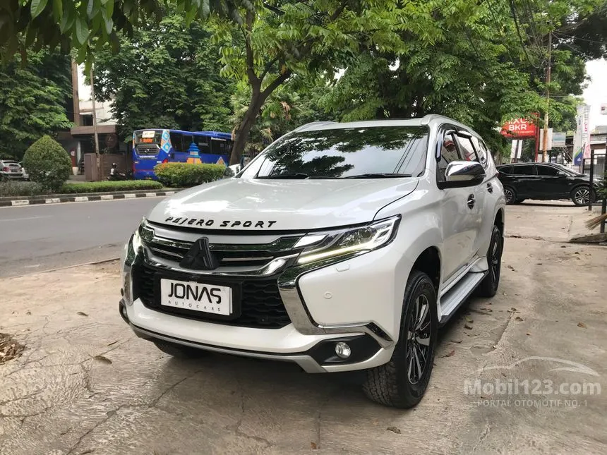 Jual Mobil Mitsubishi Pajero Sport 2017 Dakar 4X2 2.4 di Jawa Barat Automatic SUV Putih Rp 399.000.000
