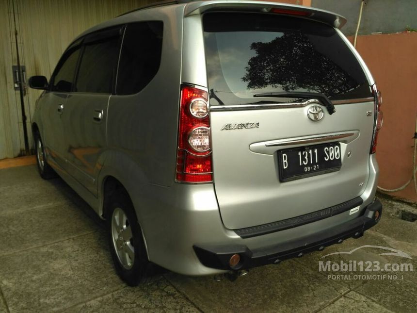 2011 Toyota Avanza G MPV