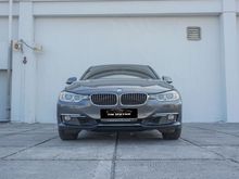 2013 BMW 320i 2.0 Luxury Sedan, KM 30Ribuan, Pajak Tahun Depan,