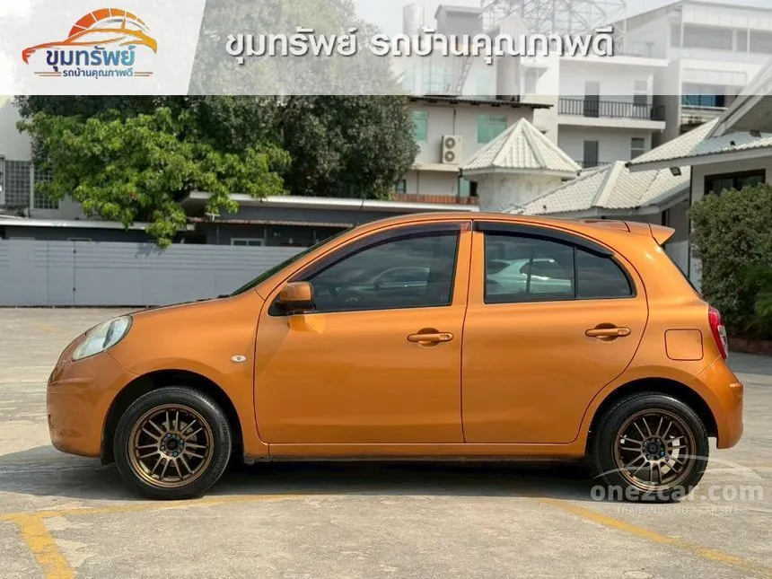 2013 Nissan MARCH E Hatchback