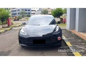 2021 Tesla Model 3 Standard Range Plus Sedan