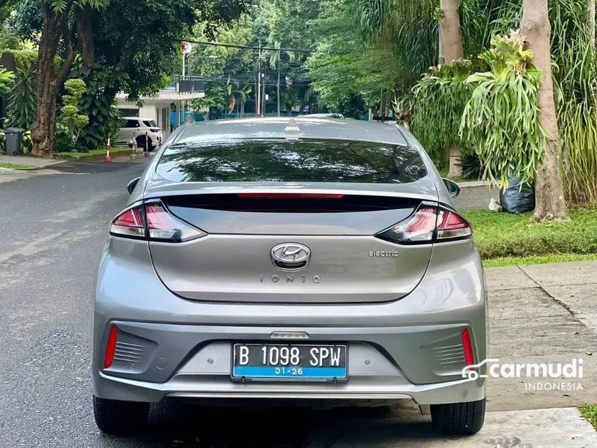 2020 Hyundai IONIQ Signature Coupe