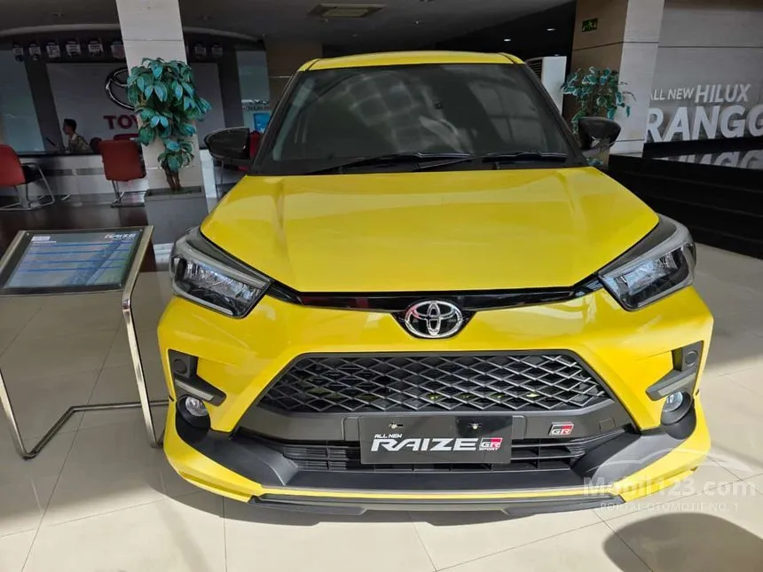Jual Mobil Toyota Raize 2025 GR Sport TSS (1 Tone) 1.0 di Jawa Barat Automatic SUV Kuning Rp 192.000.000