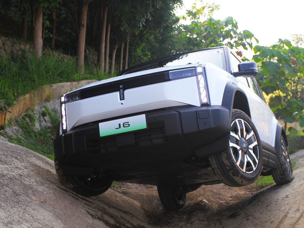Mobil Listrik Chery J6 Mulai Diproduksi di Indonesia