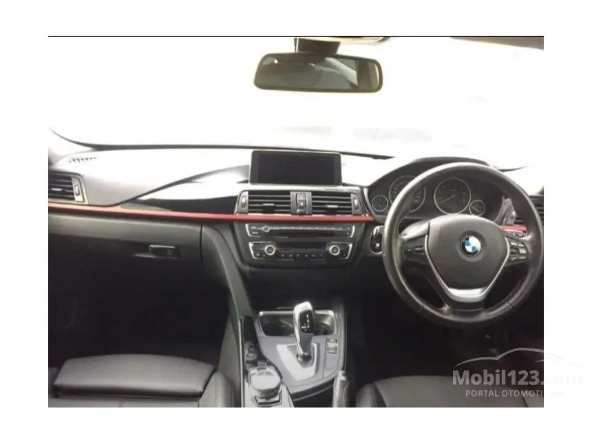 2014 BMW 320i Luxury Hatchback