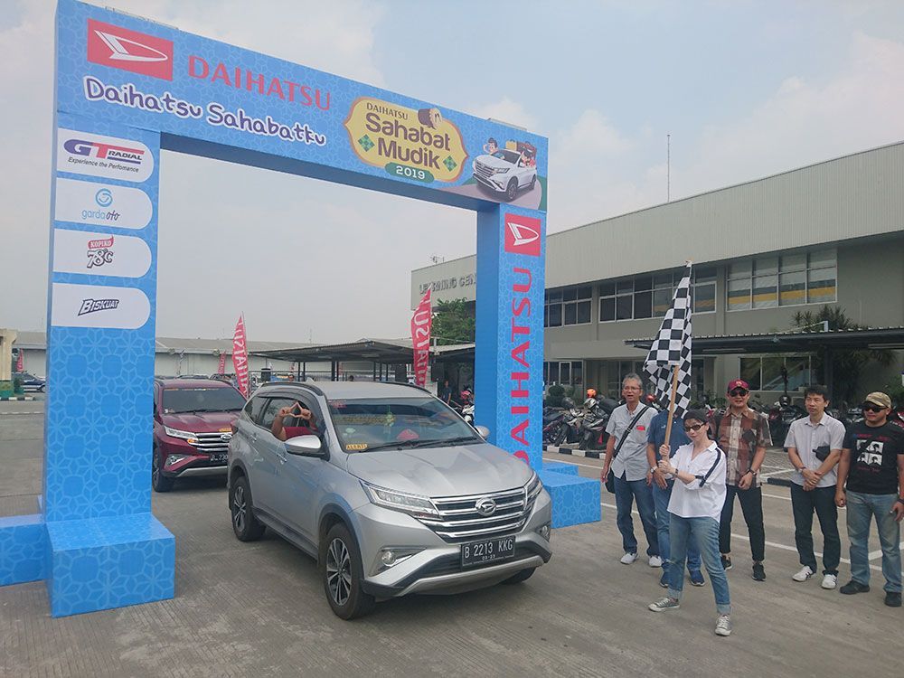 Daihatsu Antar Ratusan Anggota Komunitas ke Kampung Halaman